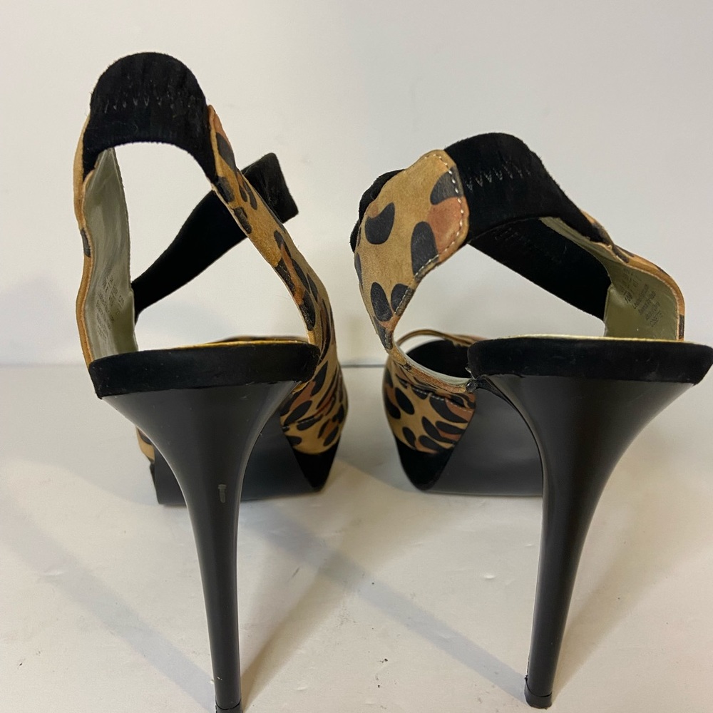 Carlos by Carlos Santana Women's Cosette leopard Dress Pump size 10 - Picture 12 of 15